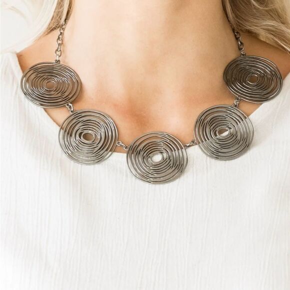 NWT Black Spiral Statement Necklace - Picture 1 of 16